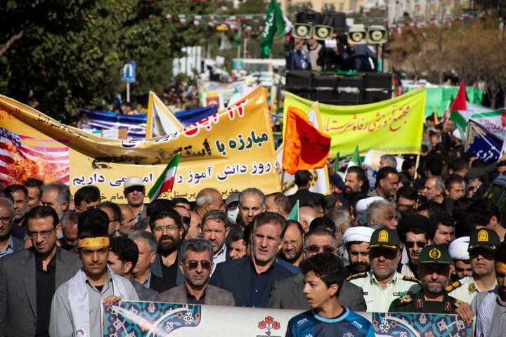 تصاویر/ راهپیمایی یوم الله 13 آبان شهرستان سمنان