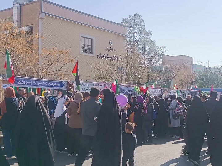 تصاویر/ راهپیمایی یوم الله 13 آبان شهرستان سمنان