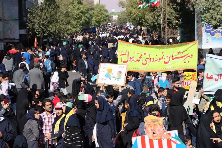 تصاویر/ راهپیمایی یوم الله 13 آبان شهرستان سمنان