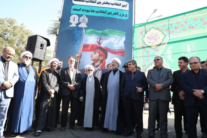 تصاویر/ راهپیمایی یوم الله 13 آبان شهرستان سمنان