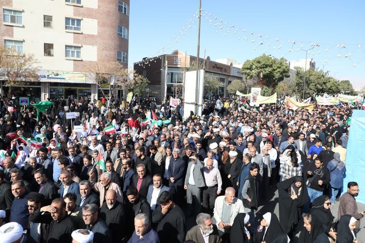 تصاویر/ راهپیمایی یوم الله 13 آبان شهرستان سمنان