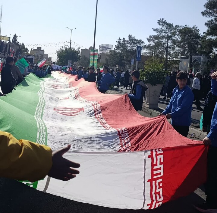 تصاویر/ راهپیمایی ۱۳ آبان، روز استکبارستیزی و فریاد استقلال ملت ایران در سمنان