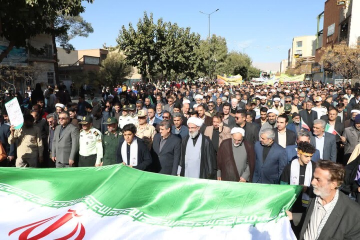 تصاویر/ راهپیمایی ۱۳ آبان، روز استکبارستیزی و فریاد استقلال ملت ایران در سمنان
