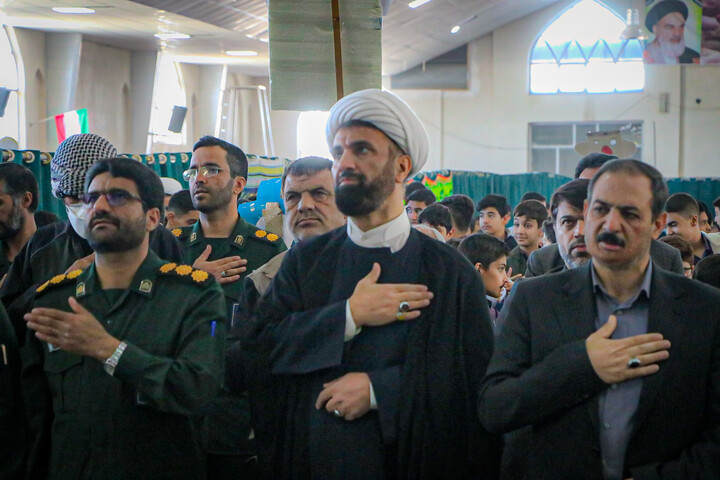 حضور طلاب و روحانیون شهرستان بهار در راهپیمایی ۱۳ آبان؛ تجدید عهد با آرمان‌های امام و انقلاب