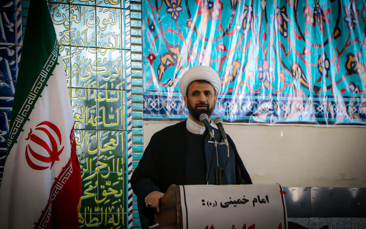 حضور طلاب و روحانیون شهرستان بهار در راهپیمایی ۱۳ آبان؛ تجدید عهد با آرمان‌های امام و انقلاب