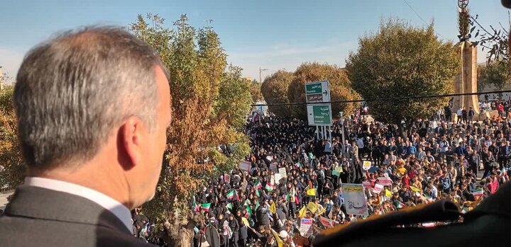 تصاویر/ برگزاری راهپیمایی روز ملی مبارزه با استکبار جهانی در نقده