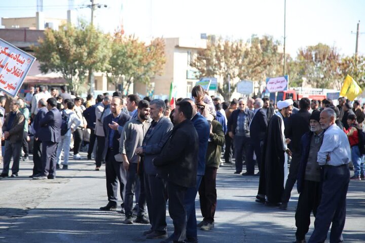 تصاویر/ برگزاری راهپیمایی روز ملی مبارزه با استکبار جهانی در نقده