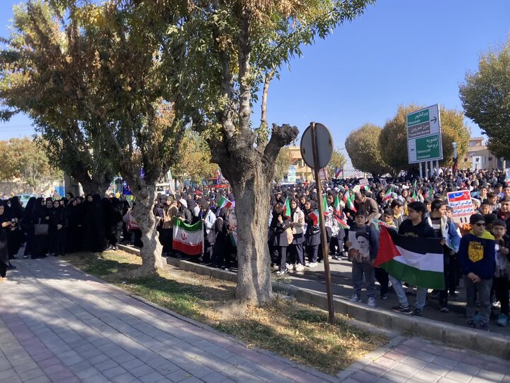 تصاویر/ برگزاری راهپیمایی روز ملی مبارزه با استکبار جهانی در نقده