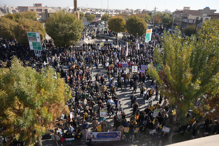 تصاویر/ برگزاری راهپیمایی روز ملی مبارزه با استکبار جهانی در نقده