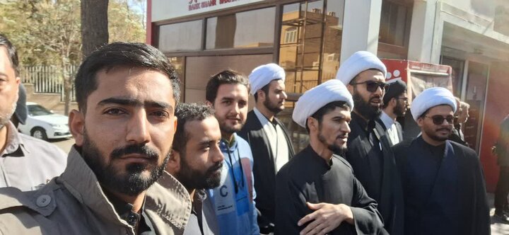 تصاویر/ طلاب و اساتید مدارس علمیه کاشان در راهپیمایی یوم‌الله 13 آبان
