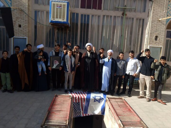 تصاویر/ طلاب و اساتید مدارس علمیه کاشان در راهپیمایی یوم‌الله 13 آبان