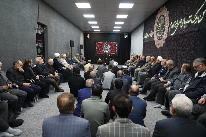 تصاویر/  برگزاری مراسم عزای فاطمی در دفتر نماینده ولی‌فقیه در استان سمنان