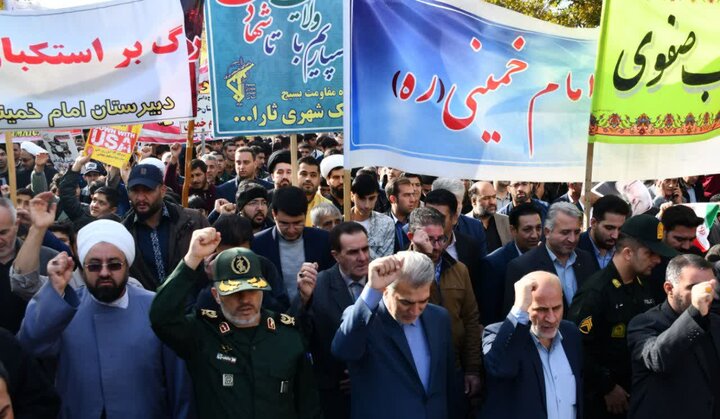 تصاویر/  راهپیمایی یوم الله ۱۳ آبان، روز ملی مبارزه با استکبار جهانی در سلماس