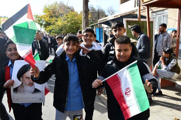 تصاویر/  راهپیمایی یوم الله ۱۳ آبان، روز ملی مبارزه با استکبار جهانی در سلماس