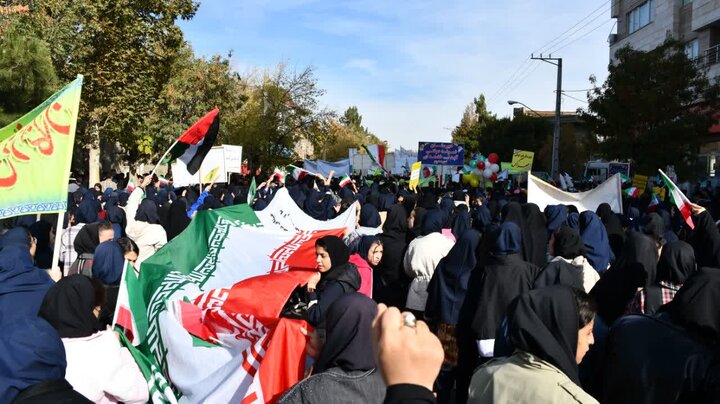 تصاویر/  راهپیمایی یوم الله ۱۳ آبان، روز ملی مبارزه با استکبار جهانی در سلماس