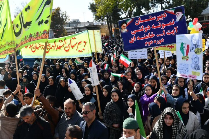 تصاویر/  راهپیمایی یوم الله ۱۳ آبان، روز ملی مبارزه با استکبار جهانی در سلماس