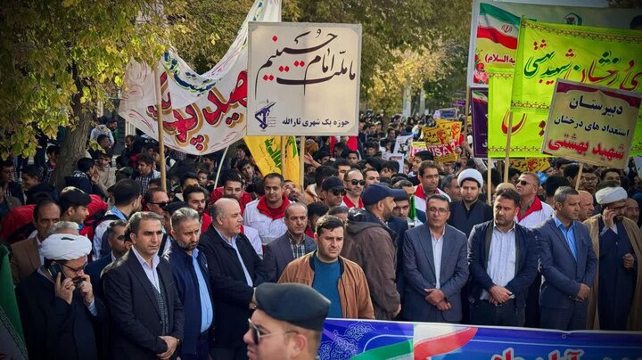 تصاویر/  راهپیمایی یوم الله ۱۳ آبان، روز ملی مبارزه با استکبار جهانی در سلماس