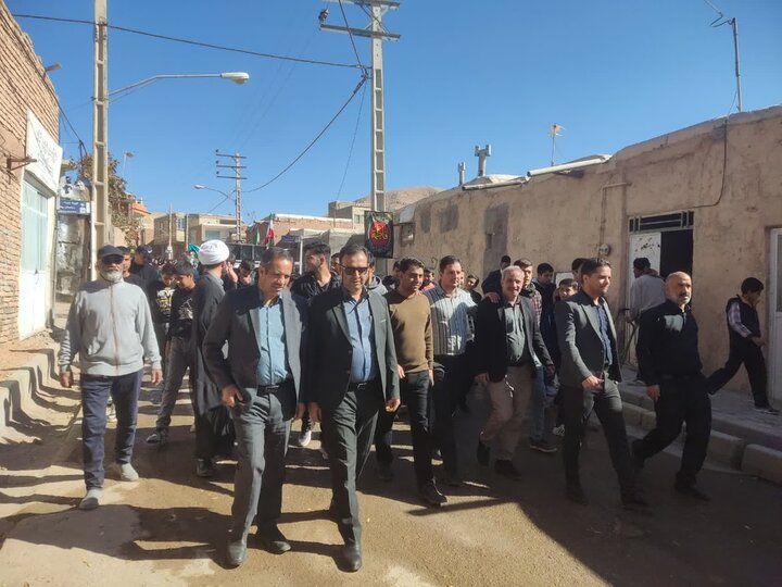 تصاویر/ مراسم راهپیمایی یوم الله سیزدهم آبان درجوشقان قالی