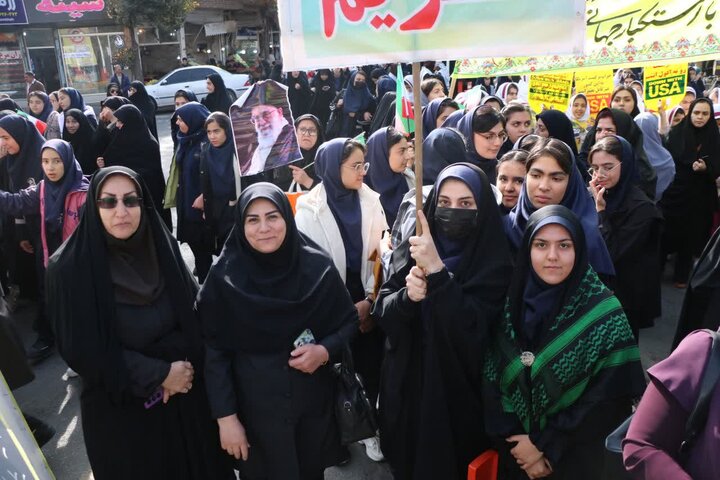 تصاویر/ راهپیمایی روز ملی مبارزه با استکبار جهانی در خوی