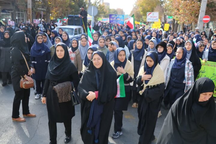 تصاویر/ راهپیمایی روز ملی مبارزه با استکبار جهانی در خوی