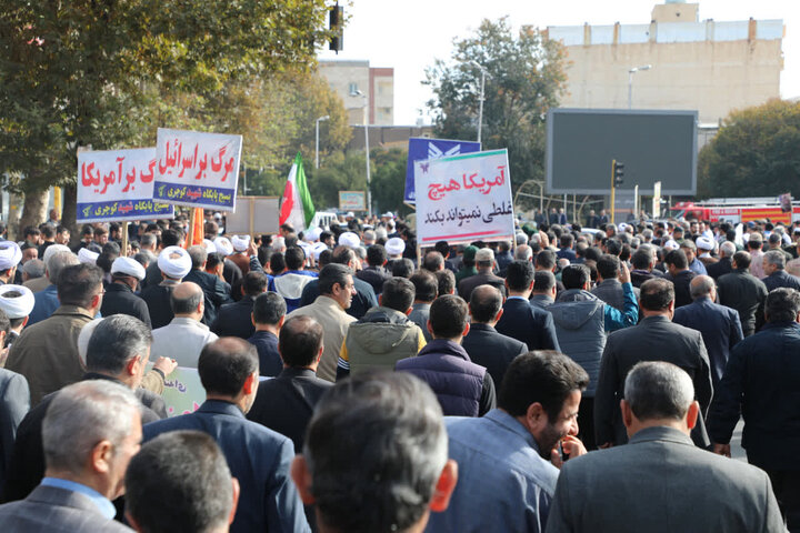 تصاویر/ راهپیمایی روز ملی مبارزه با استکبار جهانی در خوی