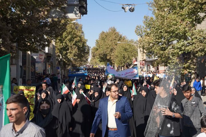 تصاویر/راهپیمایی یوم الله ۱۳ آبان در کوهدشت