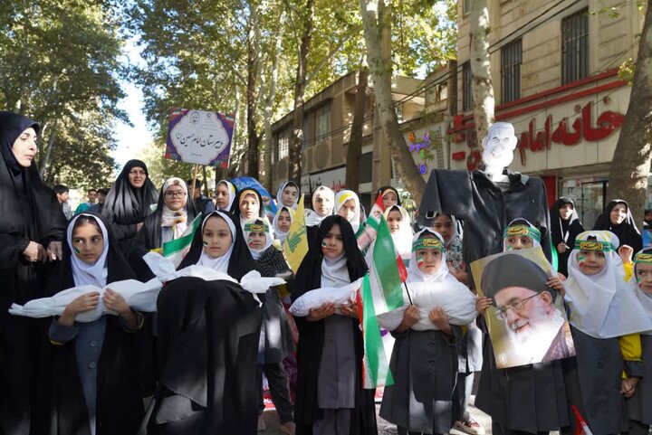 تصاویر/راهپیمایی یوم الله ۱۳ آبان در خرم آباد