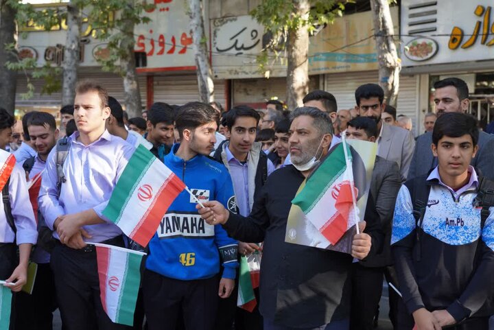 تصاویر/راهپیمایی یوم الله ۱۳ آبان در خرم آباد