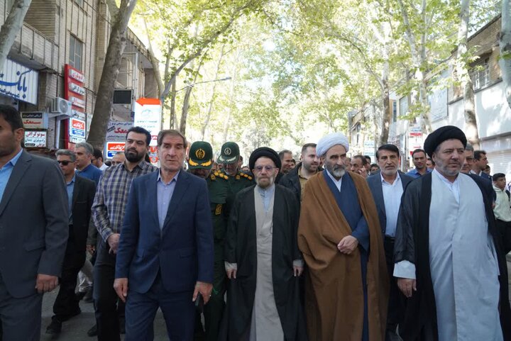 تصاویر/راهپیمایی یوم الله ۱۳ آبان در خرم آباد