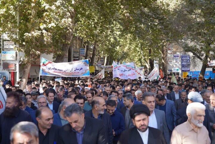 تصاویر/راهپیمایی یوم الله ۱۳ آبان در خرم آباد