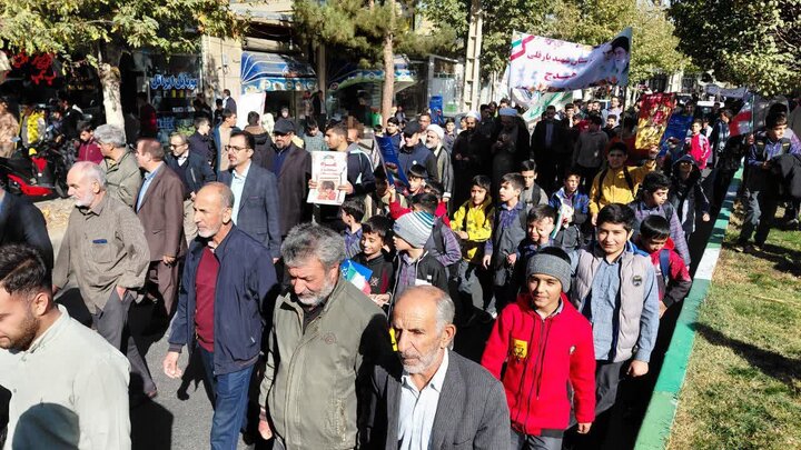 تصاویر/ راهپیمایی یوم الله ۱۳ آبان در هیدج