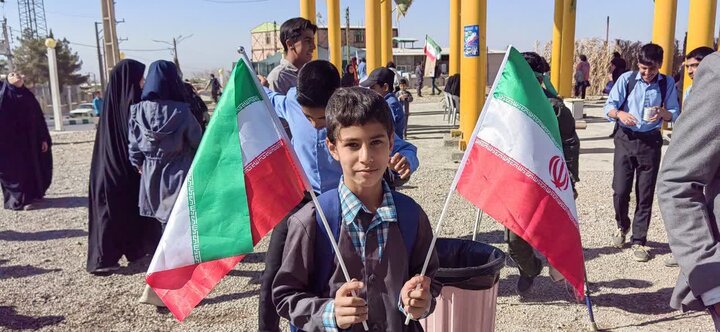 تصاویر/ راهپیمایی روز دانش آموز و بزرگداشت ۱۳ آبان در شهر خانوک