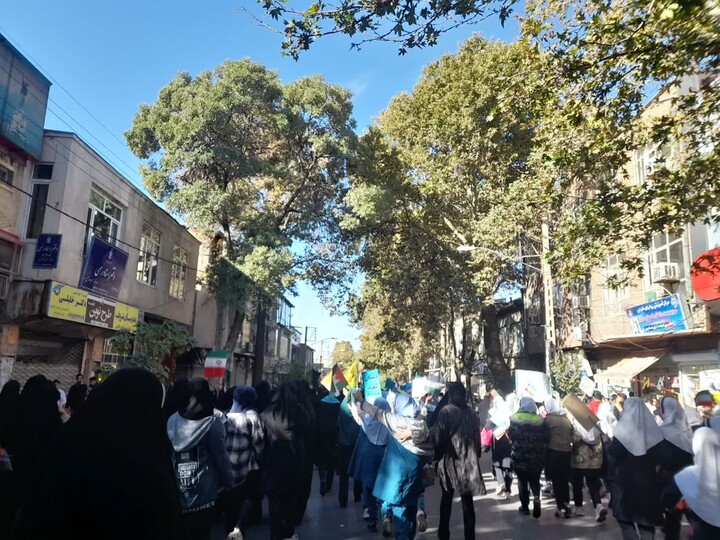 تصاویر/ راهپیمایی یوم الله ۱۳ آبان در مراغه