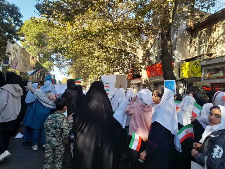 تصاویر/ راهپیمایی یوم الله ۱۳ آبان در مراغه