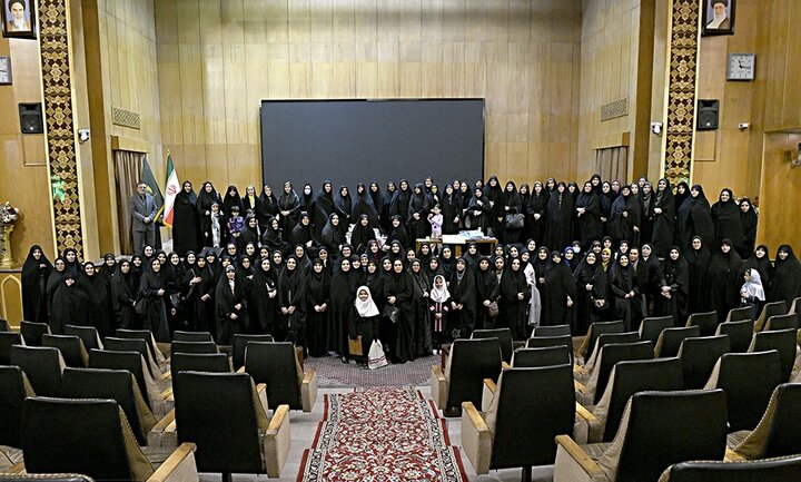 تصاویر/ برگزاری کارگاه تکنیک‌های آموزش نماز به کودکان