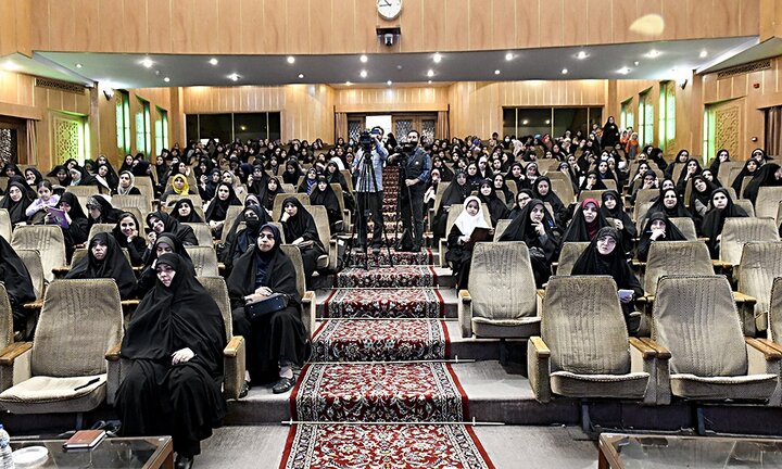 تصاویر/ برگزاری کارگاه تکنیک‌های آموزش نماز به کودکان