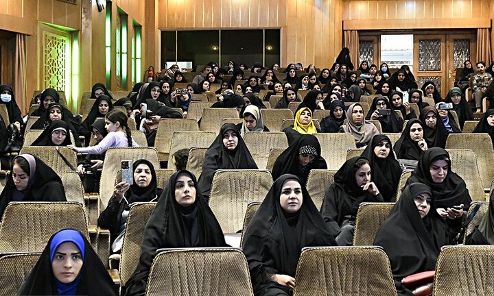 تصاویر/ برگزاری کارگاه تکنیک‌های آموزش نماز به کودکان