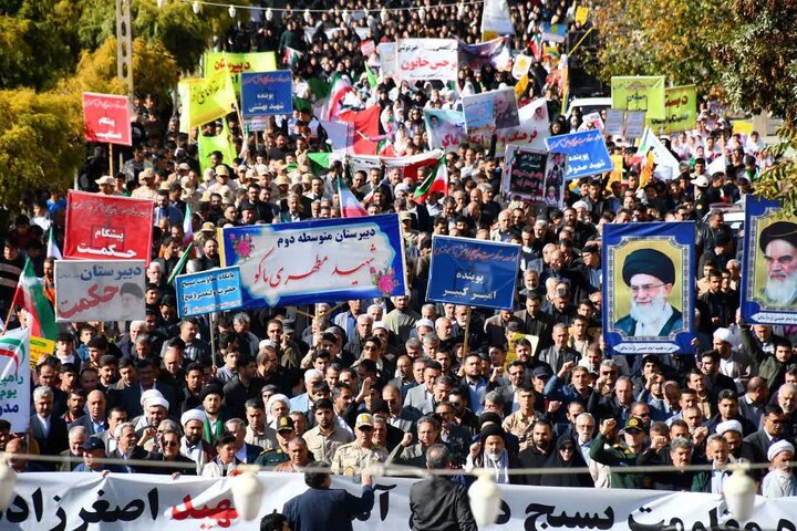 تصاویر/ راهپیمایی روز 13 آبان در ماکو