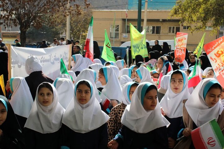 تصاویر/ راهپیمایی روز 13 آبان در ماکو