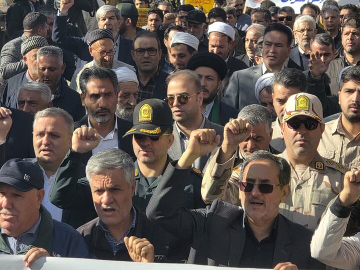 تصاویر/ راهپیمایی روز 13 آبان در ماکو