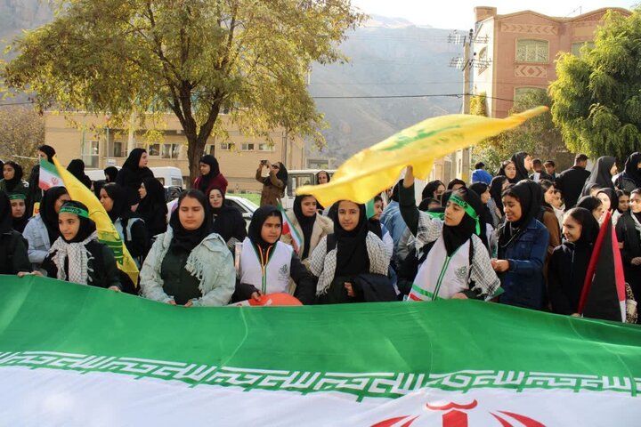 تصاویر/ راهپیمایی روز 13 آبان در ماکو