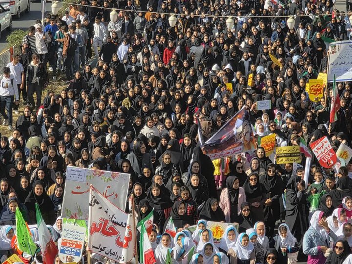 تصاویر/ راهپیمایی روز 13 آبان در ماکو