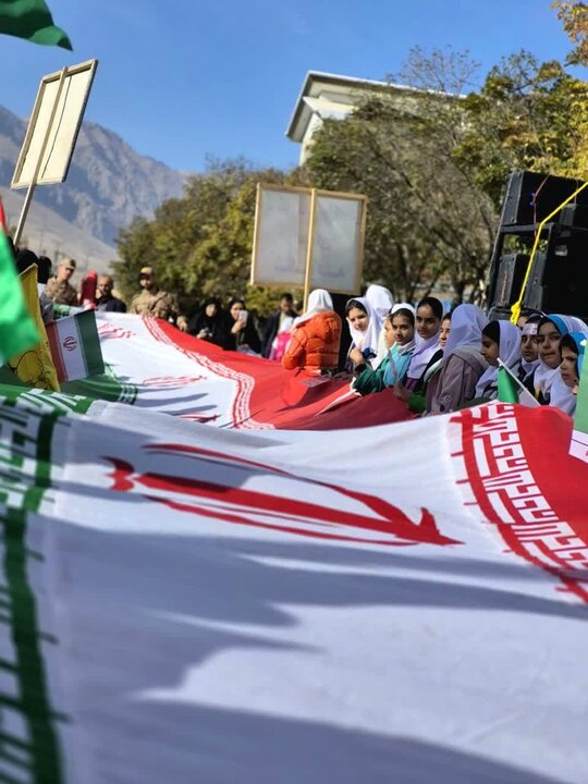 تصاویر/ راهپیمایی روز 13 آبان در ماکو