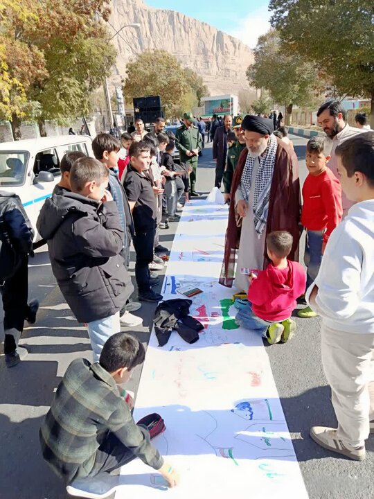 تصاویر/ راهپیمایی روز 13 آبان در ماکو