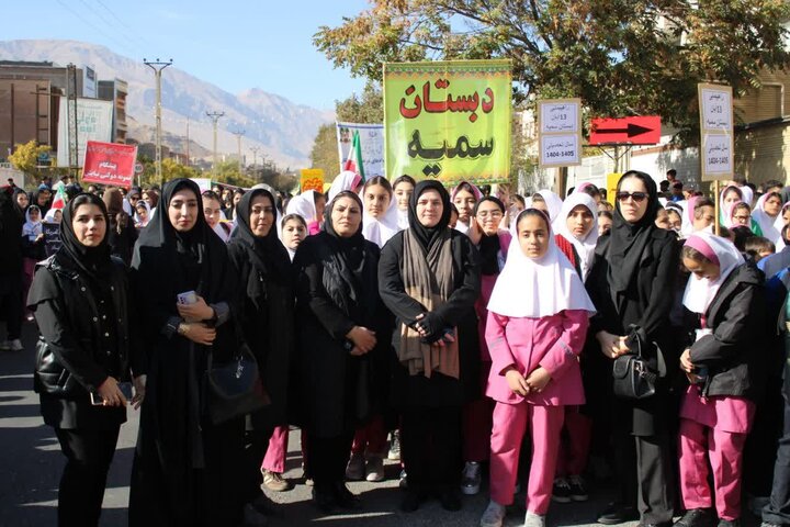 تصاویر/ راهپیمایی روز 13 آبان در ماکو