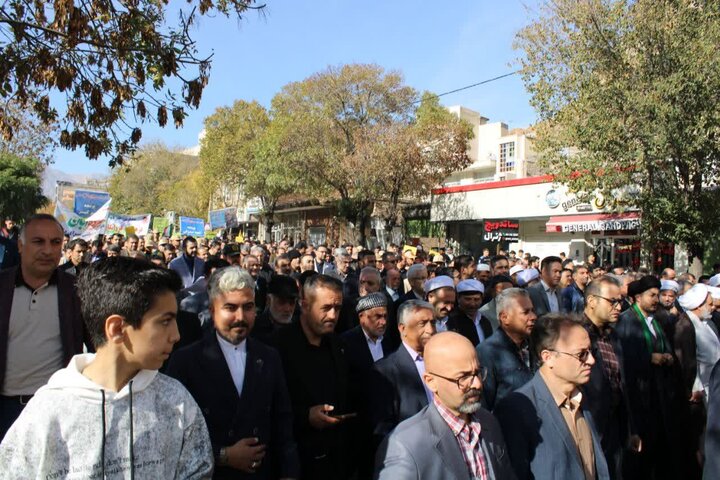 تصاویر/ راهپیمایی روز 13 آبان در ماکو