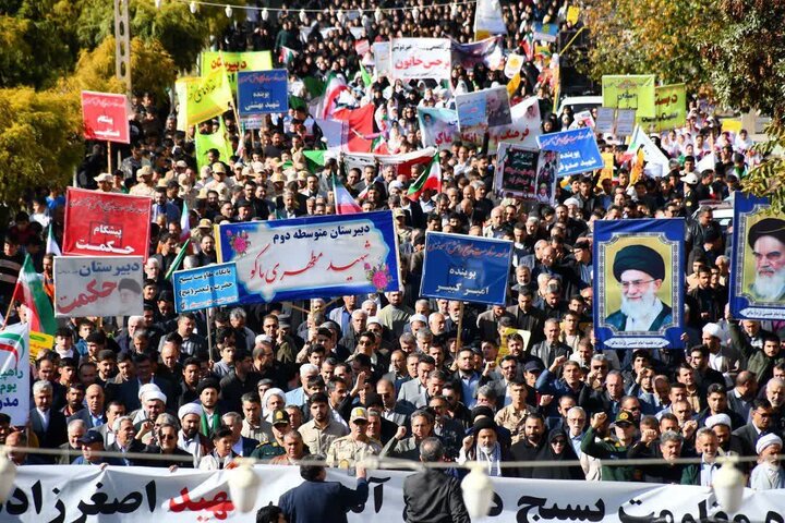 تصاویر/ راهپیمایی روز 13 آبان در ماکو