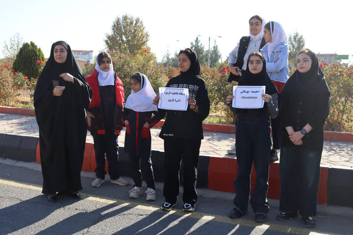 تصاویر/  راهپیمایی یوم الله ۱۳ آبان  در باروق