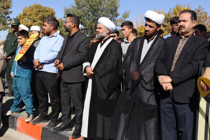 تصاویر/  راهپیمایی یوم الله ۱۳ آبان  در باروق