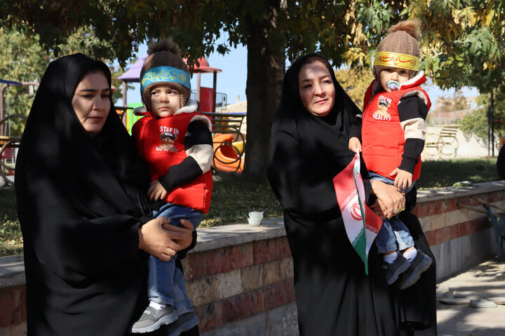 تصاویر/  راهپیمایی یوم الله ۱۳ آبان  در باروق